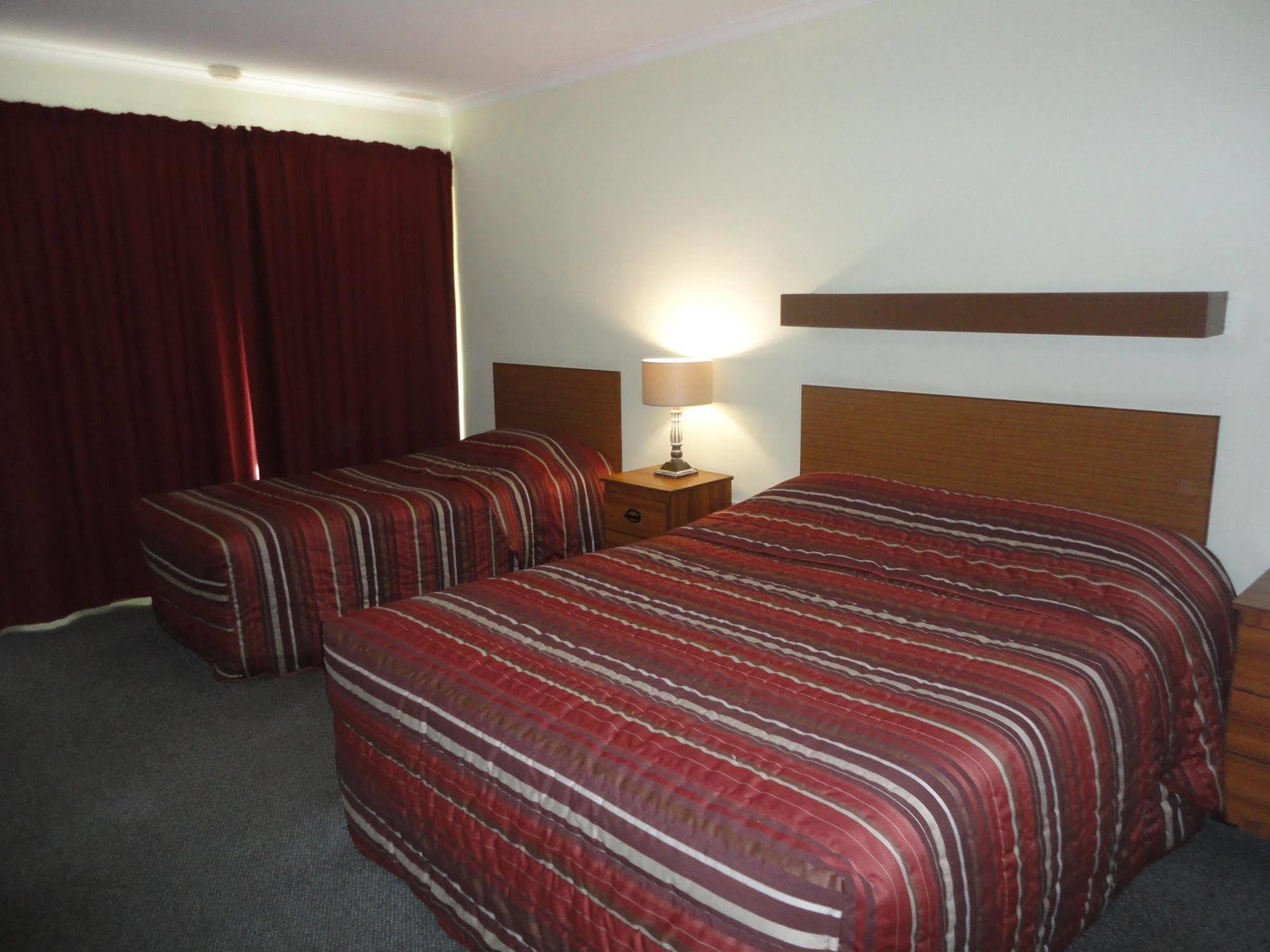 Admella Motel Портланд Екстериор снимка